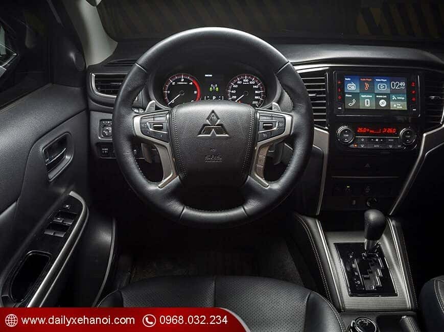 Vô lăng trên xe Mitsubishi Triton