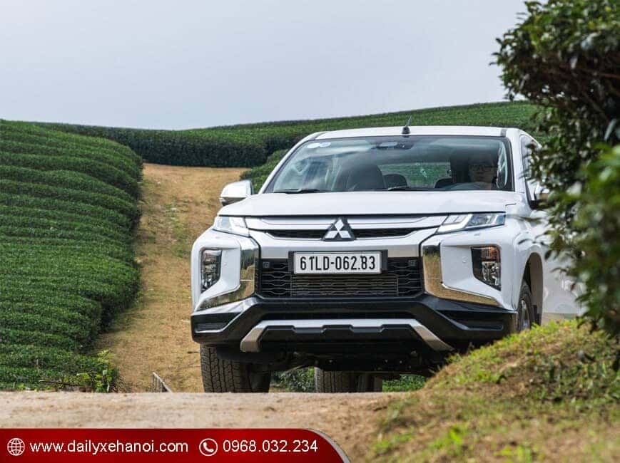 Đầu xe bán tải Mitsubishi triton 2.4 Mivec 2 cầu