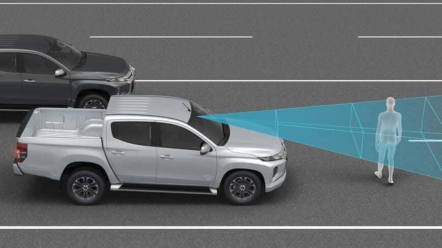 Hệ thống giảm thiểu va chạm phía trước của xe Trion 4x4