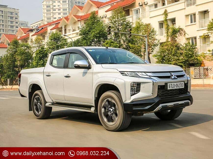 Mitsubishi Triton 2.4 AT 4x4 Athlete
