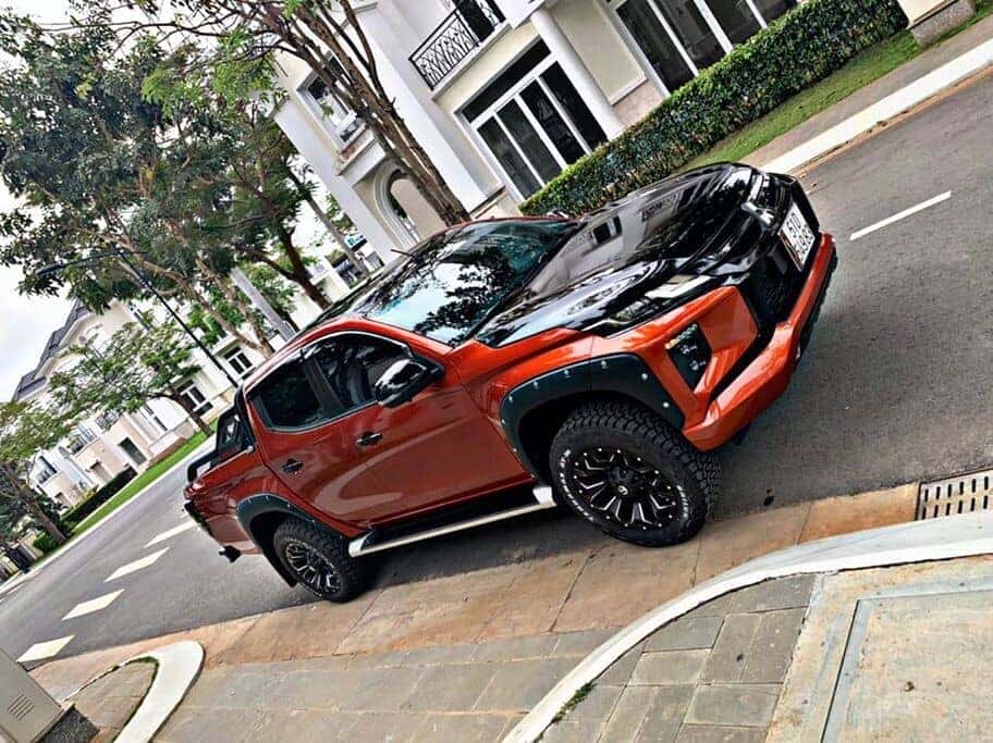 Mitsu Triton độ tại Sài Gòn
