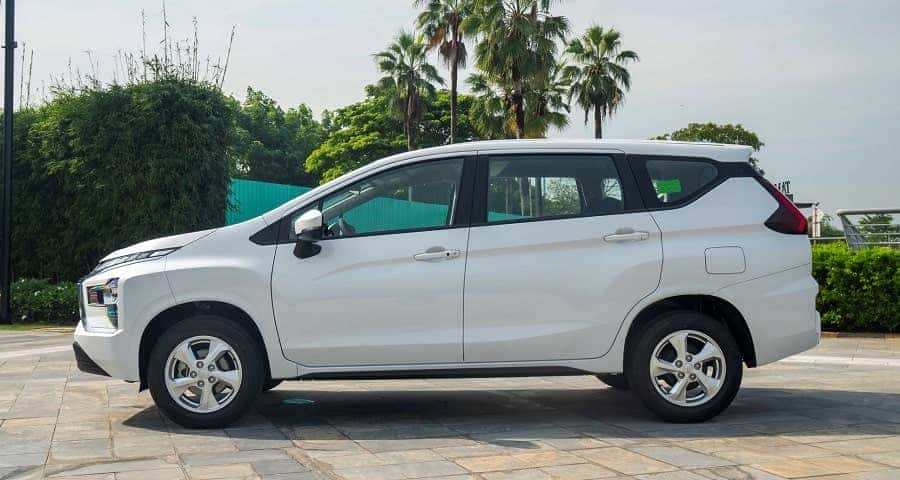 Phần hông xe Mitsubishi XPander bản tự động tiêu chuẩn