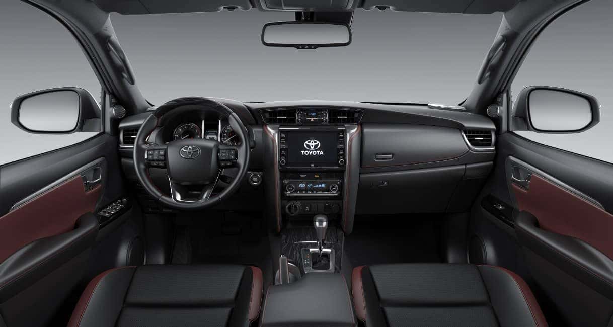 Nội thất sang trọng của Toyota Fortuner 7 chỗ