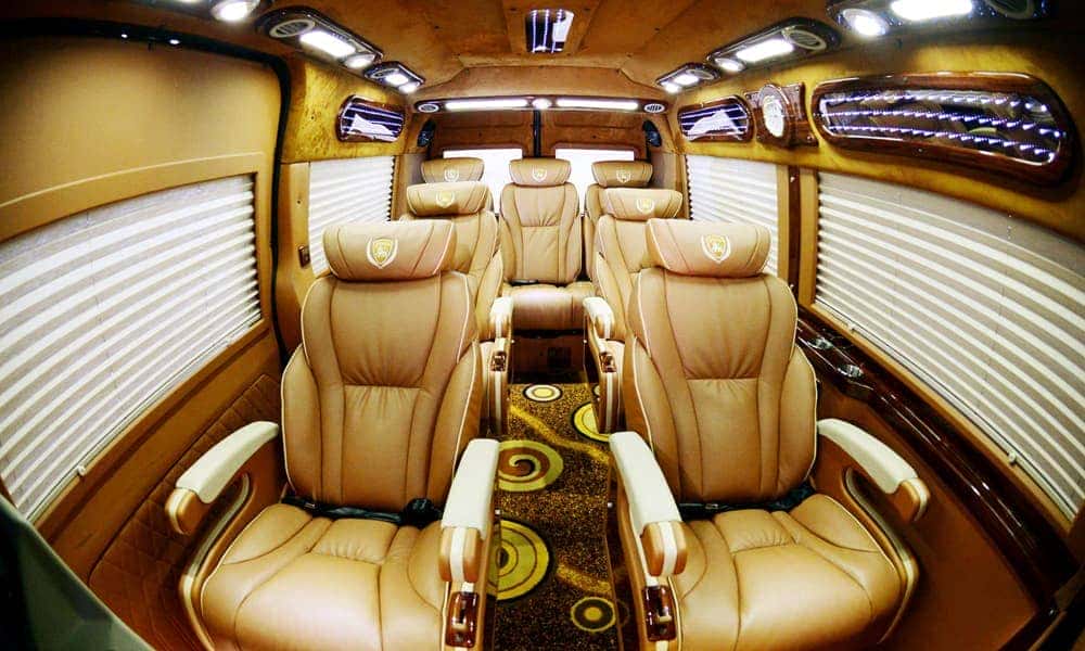 Nội thất sang trọng của xe Limousine Cúc Tùng