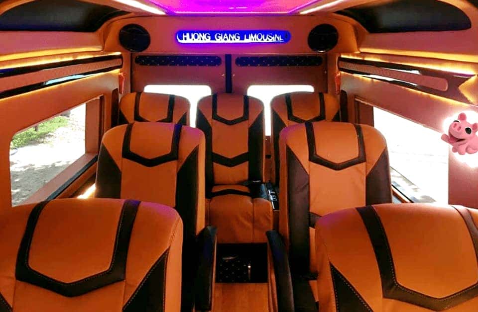 Nội thất xe limousine 9 chỗ tiện nghi của nhà xe Hương Giang