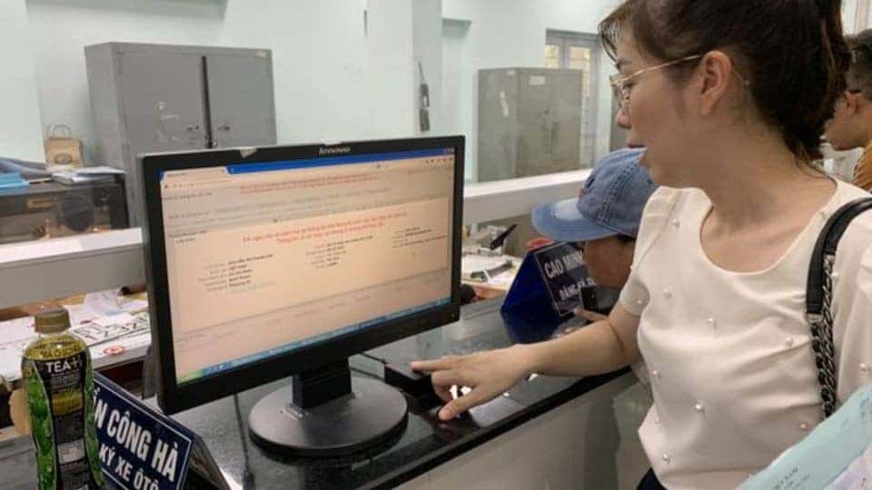 Quy trình bấm biển số xe 66 tự động