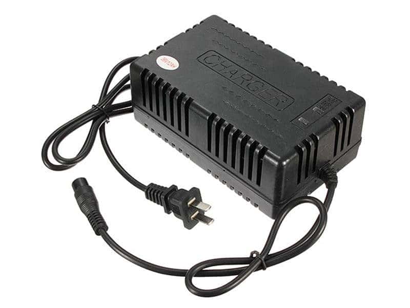 Sạc pin xe đạp điện chính hãng giúp bảo vệ và tăng tuổi thọ pin
