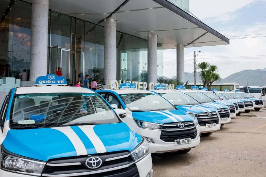 Taxi tại Bến xe phía Nam Nha Trang sẵn sàng phục vụ hành khách