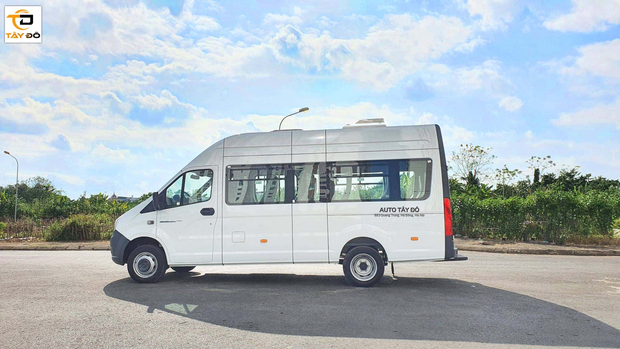 Tổng quan ngoại thất xe Gaz 16 chỗ tại đại lý ở Hà Nội