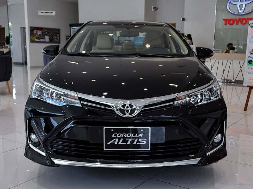 Giá xe 5 chỗ Toyota Corolla Altis bản 1.8E CVT