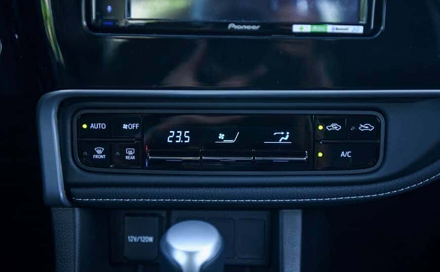 Điều hòa tự động Toyota Altis trên các phiên bản CVT