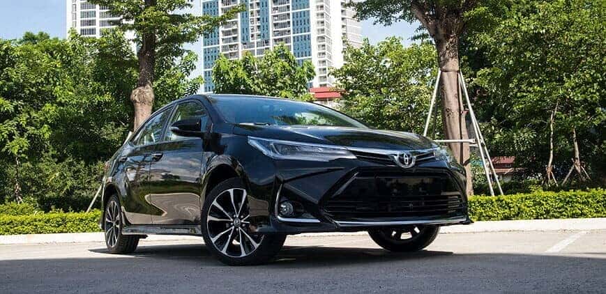 Giá xe Toyota Corolla Altis phiên bản 1.8G CVT tự động