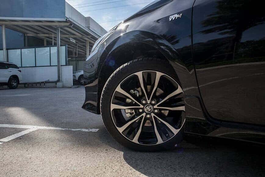 Mâm xe 17 inch trên Corolla Altis bản 1.8 G CVT