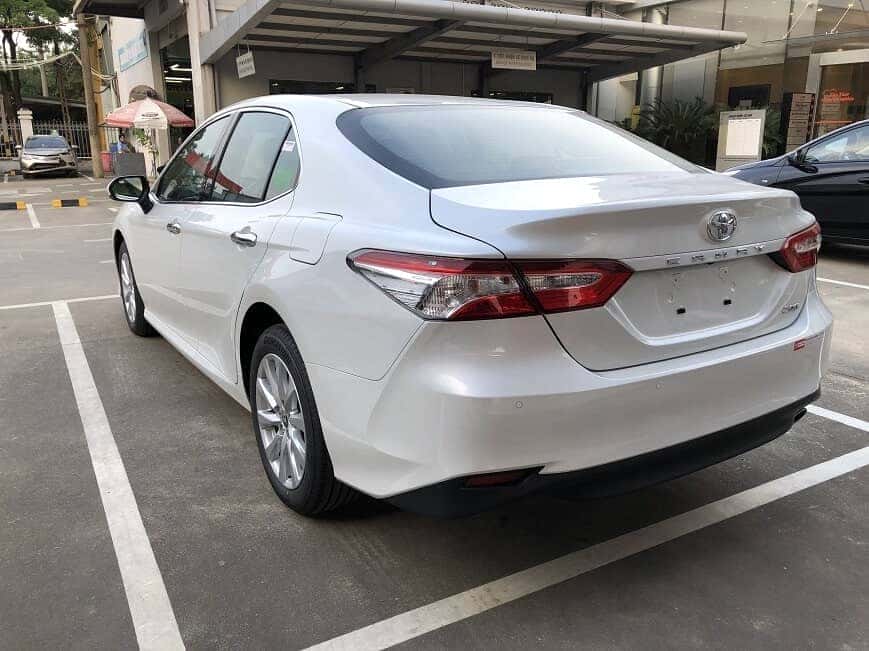 Đuôi xe Camry 2019 2.0 G