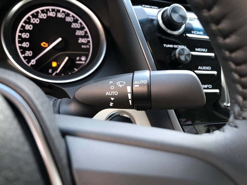 Công tắc gạt mưa tự động Camry bản 2.0 G