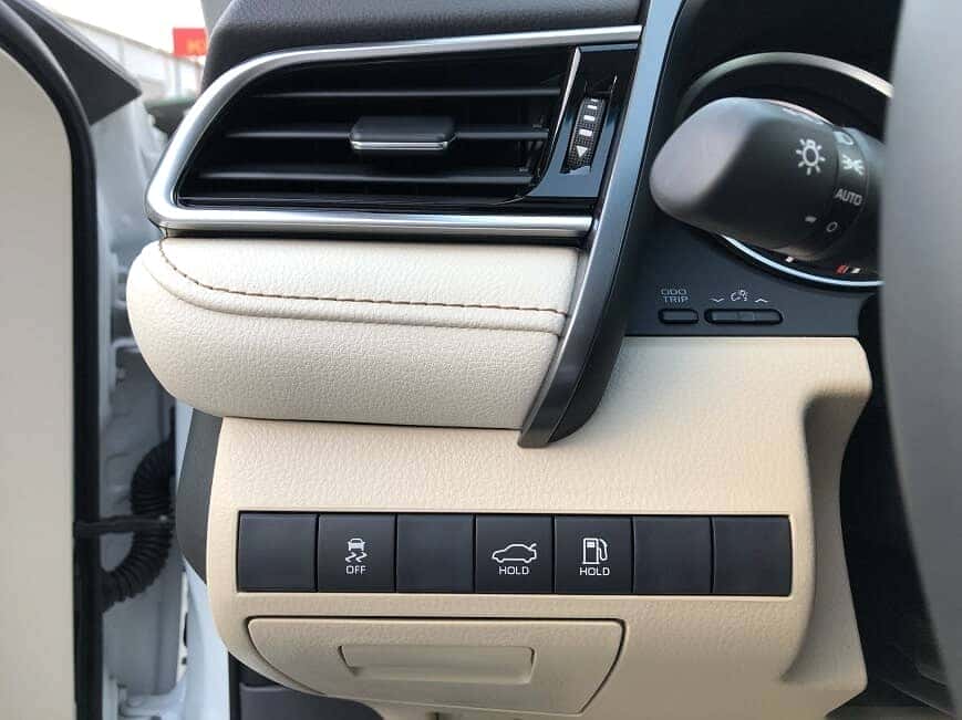 Cửa gió điều hòa trước xe Camry bản 2.0 G