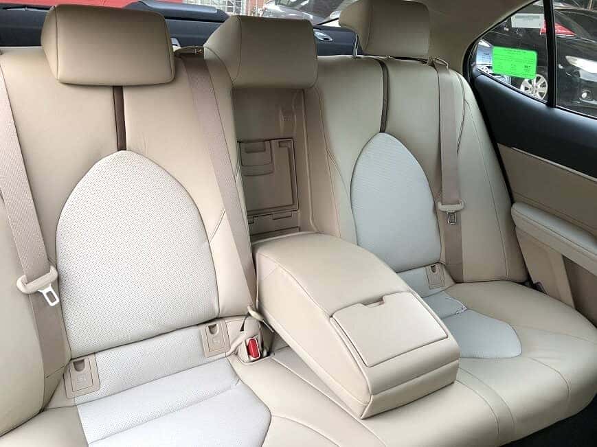 Hàng ghế thứ 2 Camry nhập khẩu 2.0 G