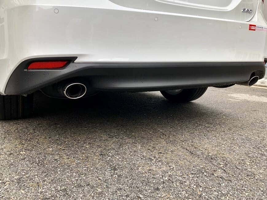 ống xả kép Camry bản cao cấp 2.5Q