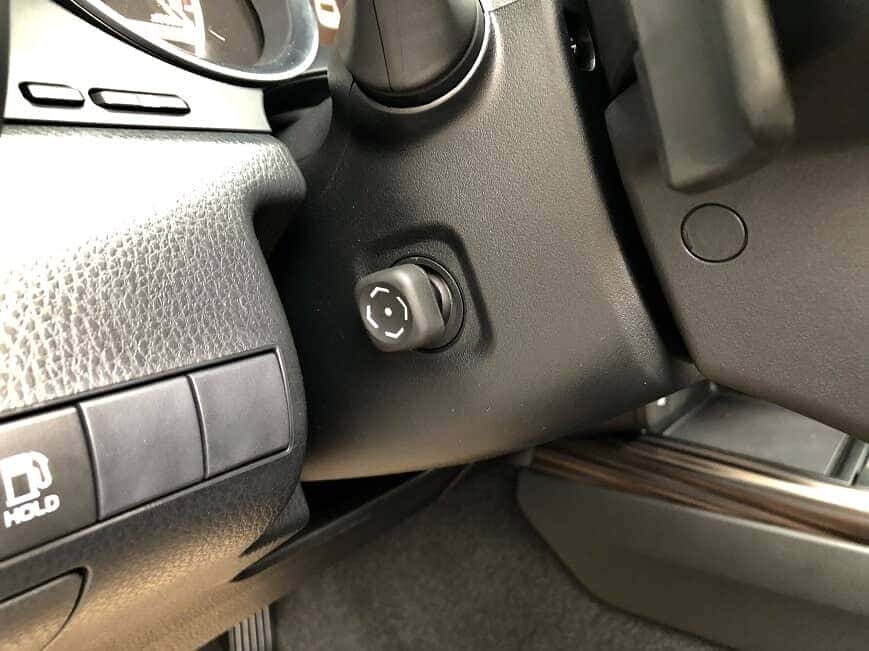 Vô lăng chỉnh điện 4 hướng trên Camry 2.5Q