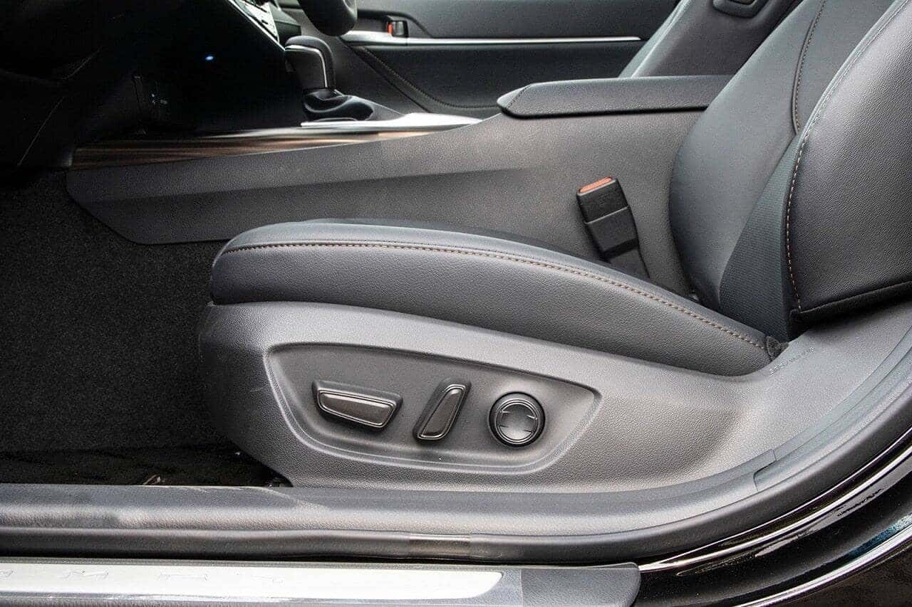 Ghế lái chỉnh điện Toyota Camry