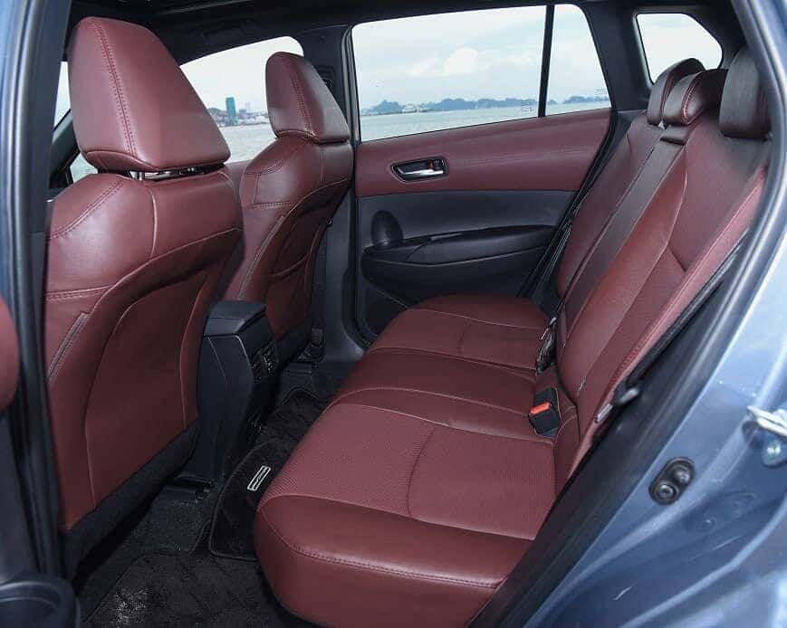 Hàng ghế thứ 2 xe Corolla Cross HV