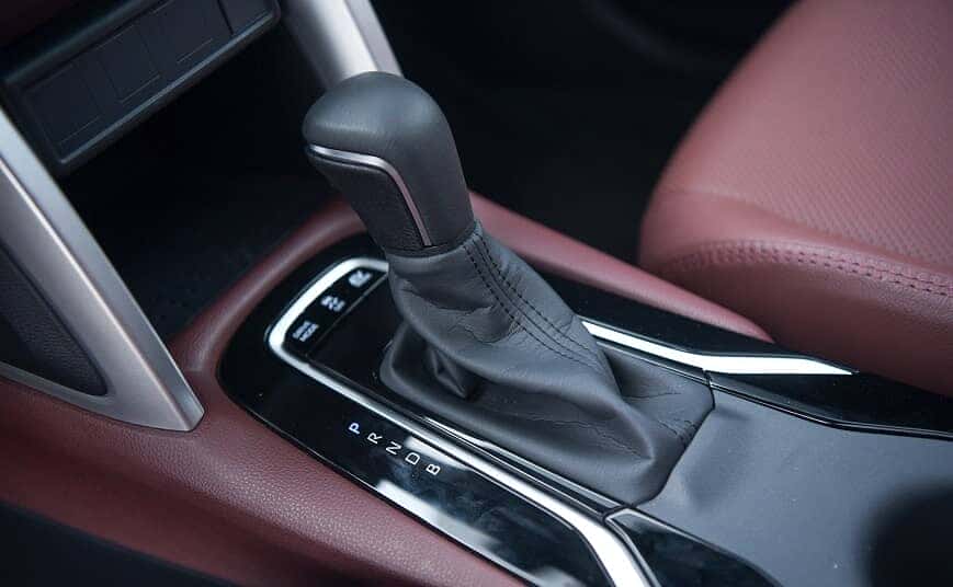 Cần số xe Toyota Cross HV