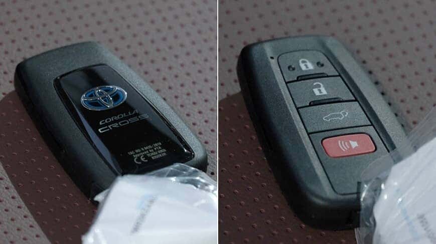 Chìa khóa thông minh xe Corolla Cross bản 1.8 HV