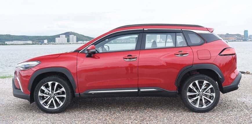 Thân xe Toyota Corolla Cross phiên bản V