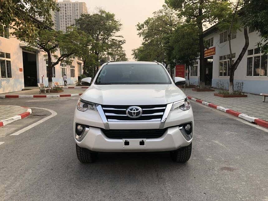 Phần đầu xe của Toyota Fortuner