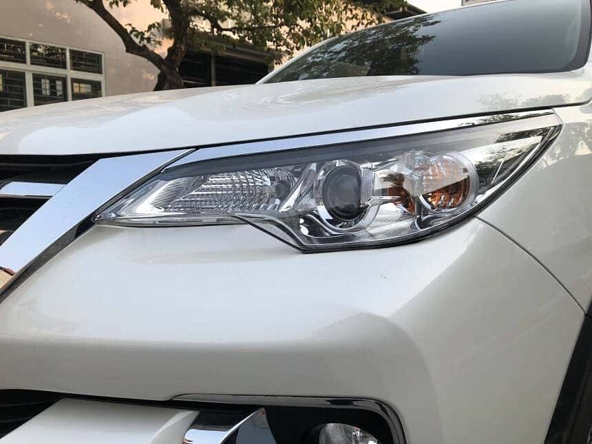 Cụm đèn pha trên Toyota Fortuner