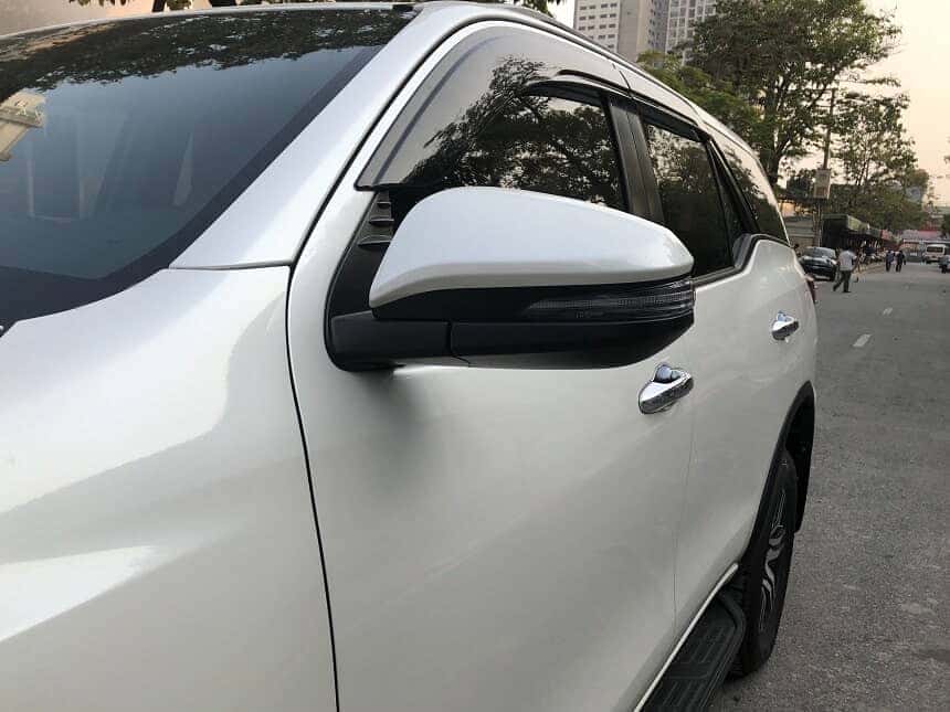 Gương chiếu hậu khí động học của Fortuner 2.8 4x4 AT