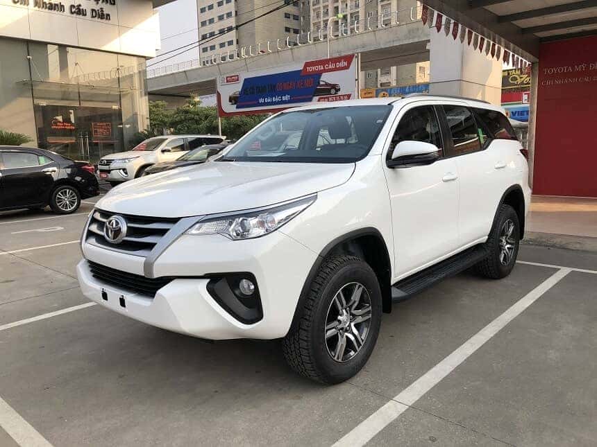 Toyota Fortuner 2.4G MT