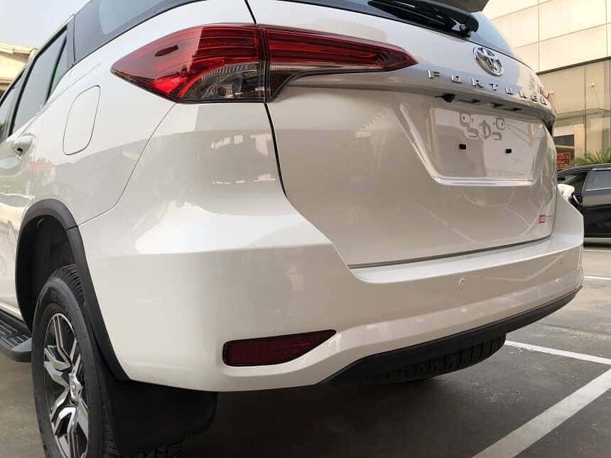 Đèn phản quang trên Fortuner