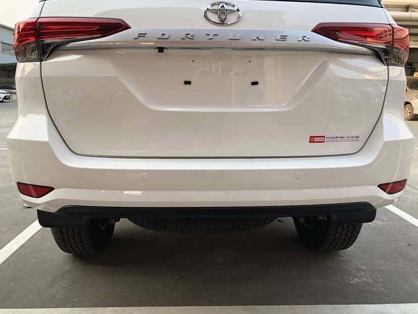 Cảm biến lùi trên Fortuner