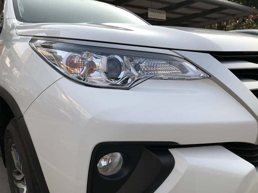 Cụm đèn pha trên Toyota Fortuner