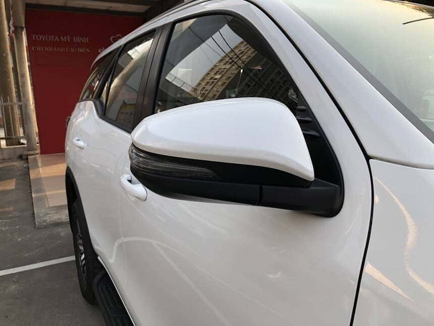 Gương chiếu hậu khí động học của Fortuner 2.8 4x4 AT