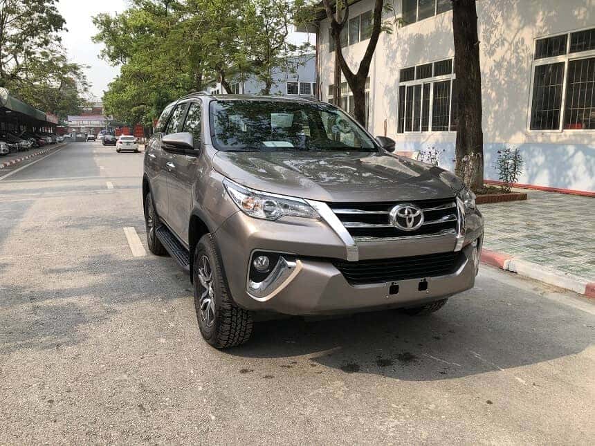 Toyota Fortuner 2.7V AT
