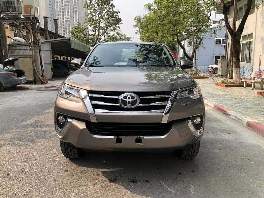 Phần đầu xe của Toyota Fortuner