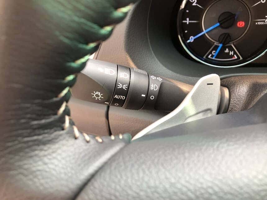 Công tắc đèn pha auto trên fortuner