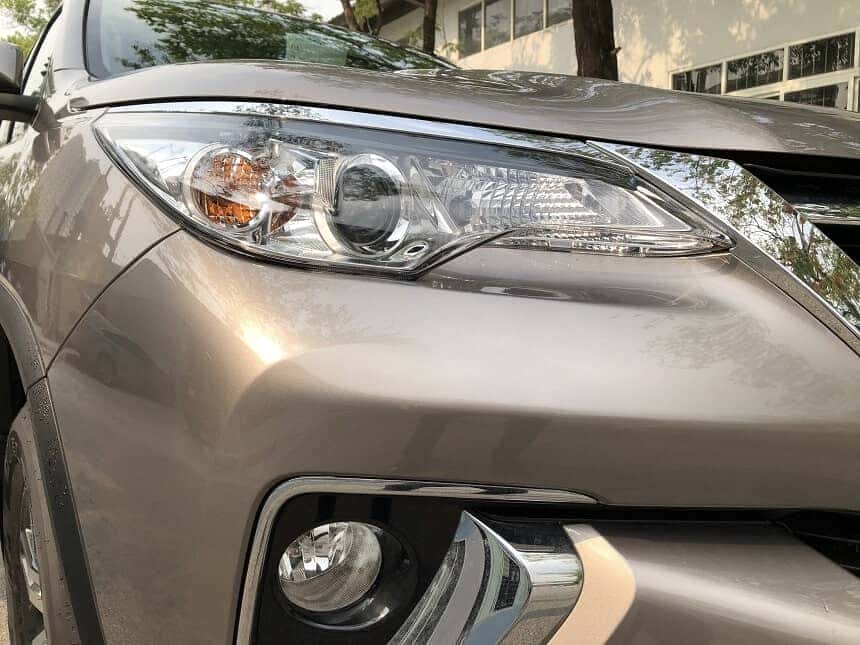 Cụm đèn pha trên Toyota Fortuner