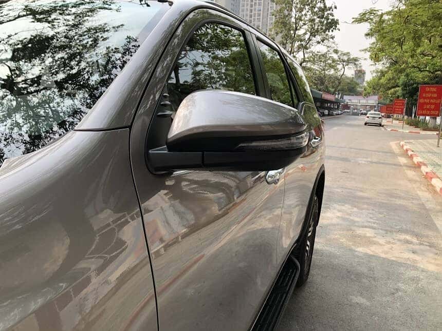 Gương chiếu hậu khí động học của Fortuner 2.8 4x4 AT
