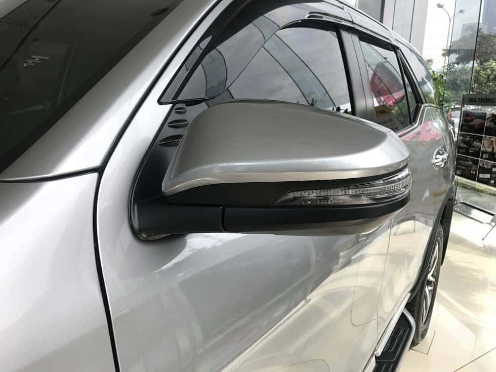 Gương chiếu hậu khí động học của Fortuner 2.8 4x4 AT