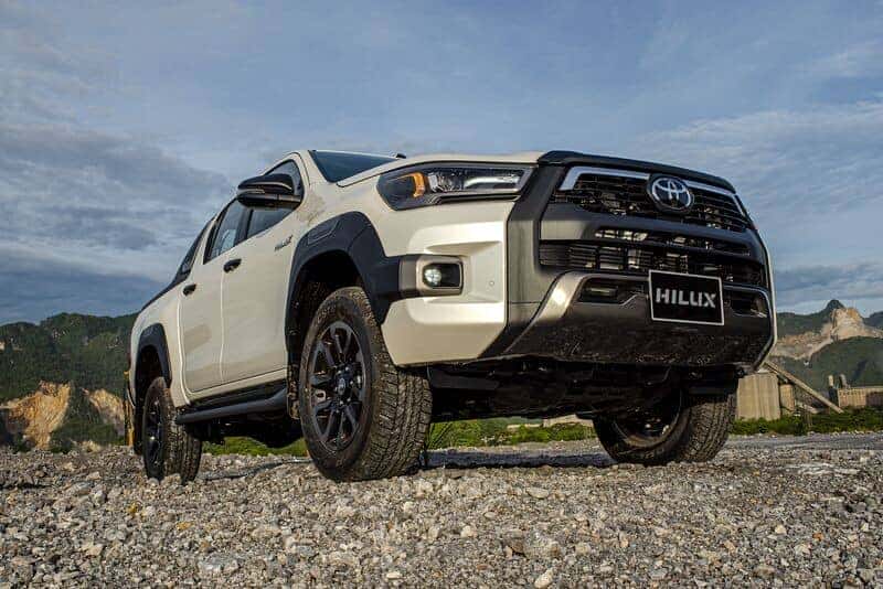 Mặt Ca-lăng xe Toyota Hilux 2.4 AT 4x2