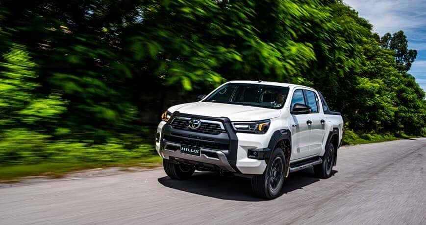 Xe bán tải Hilux 4x4 MT 2 cầu số sàn