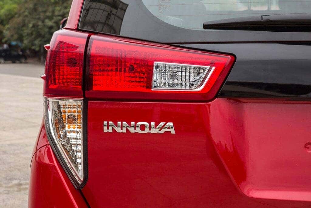 Đèn hậu xe toyota innova 2.0E