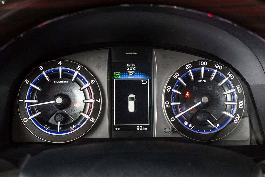 Cụm đồng hồ tốc độ xe innova phiên bản G số tự động