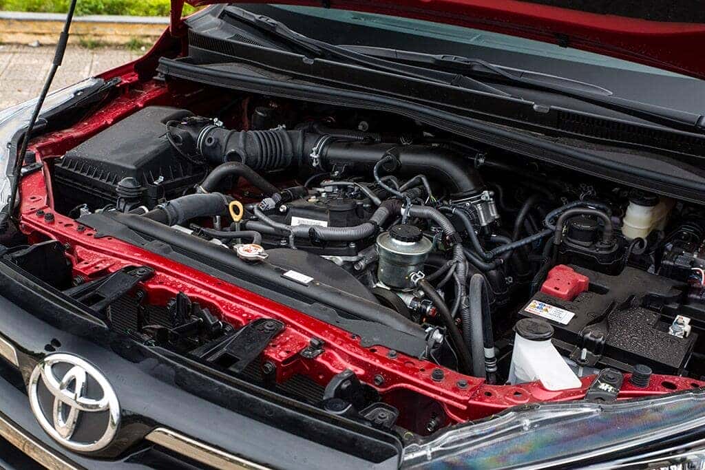 Khoang động cơ xe toyota Innova bản 2.0 