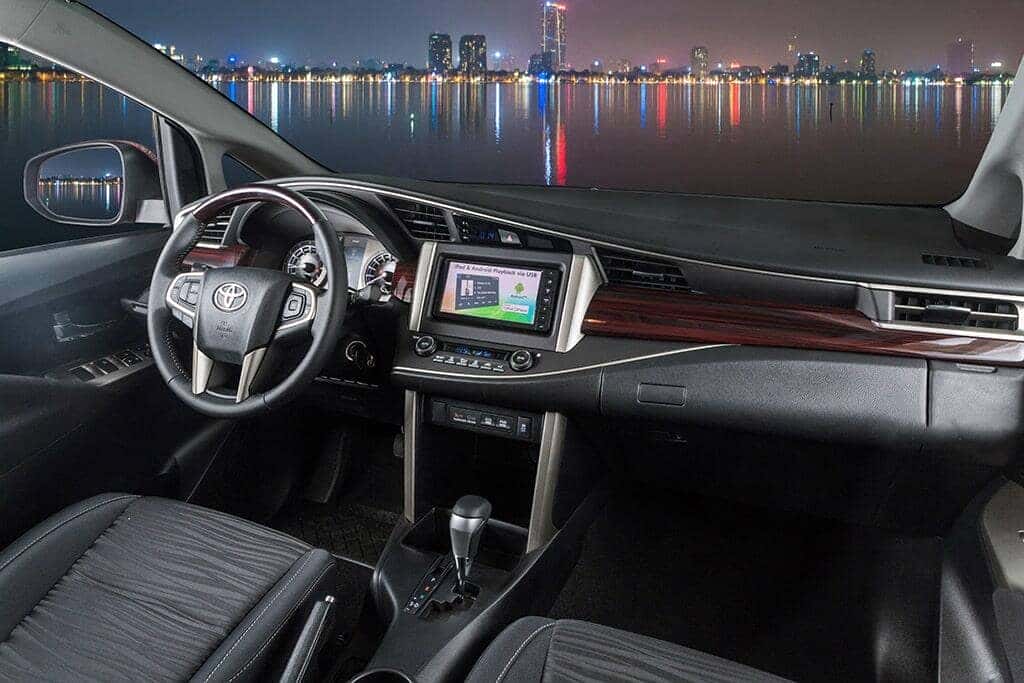 Nội thất đầy đủ tiện nghi của Toyota Innova