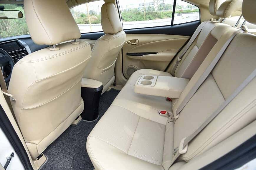 Hàng ghế thứ 2 xe Vios E bản CVT