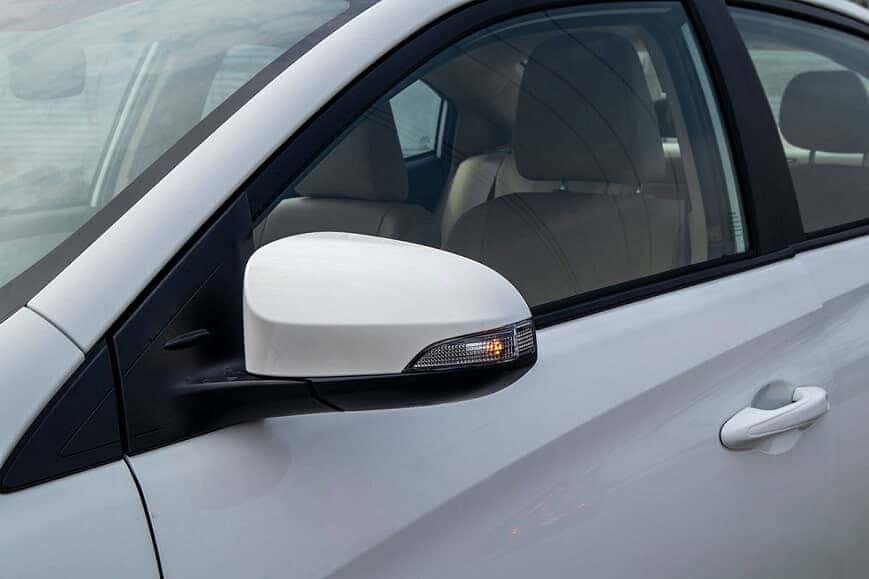 Gương chiếu hậu chỉnh gập điện trên Vios E CVT